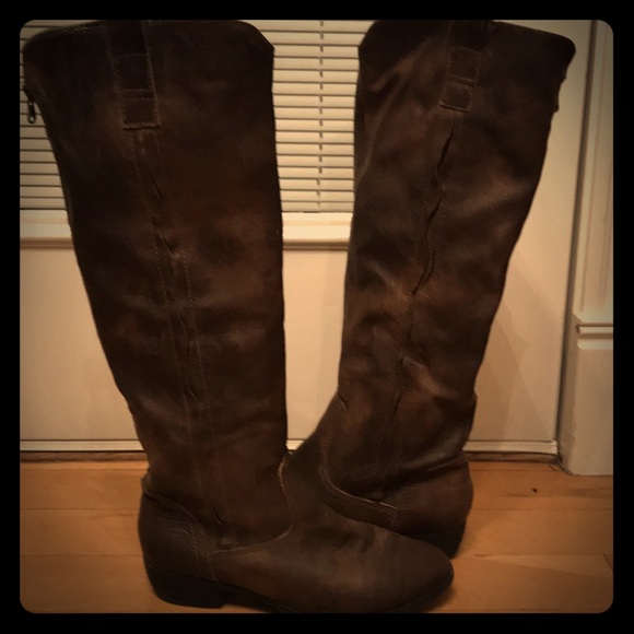 Tall chocolate brown boots - Picture 1 of 4